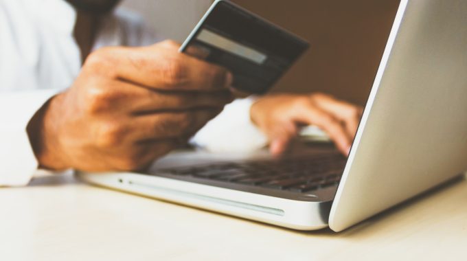 Top 4 Things Everyone Should Know About E-commerce