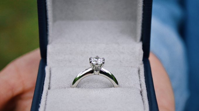 Top 5 Tips For Choosing Your Engagement Ring