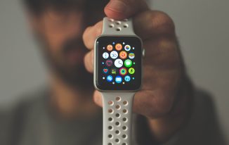 Top 7 Reasons To Buy A Smart Watch